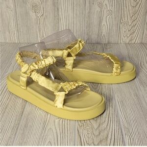 Circus by Sam Edelman Harlene Strappy Sandal, Yellow, Women's 10